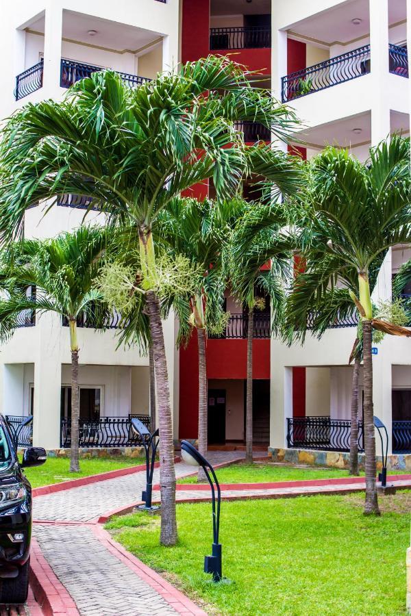 Accra Fine Suites - Holi Flats Airport Residential エクステリア 写真
